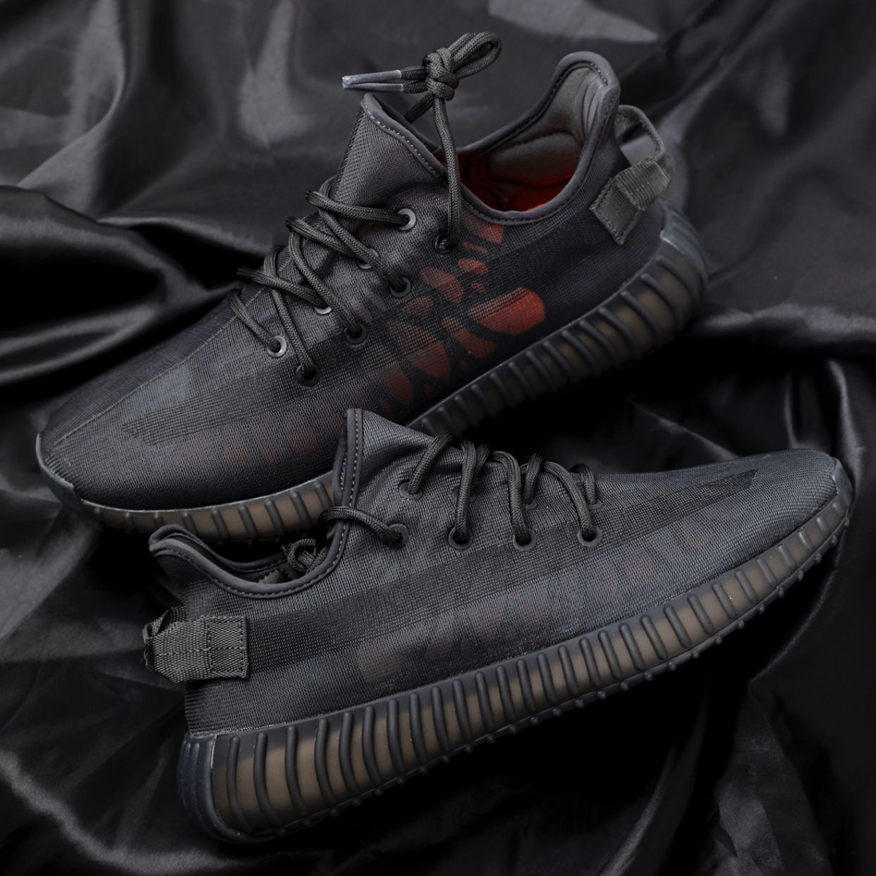 Yeezy 350 V2