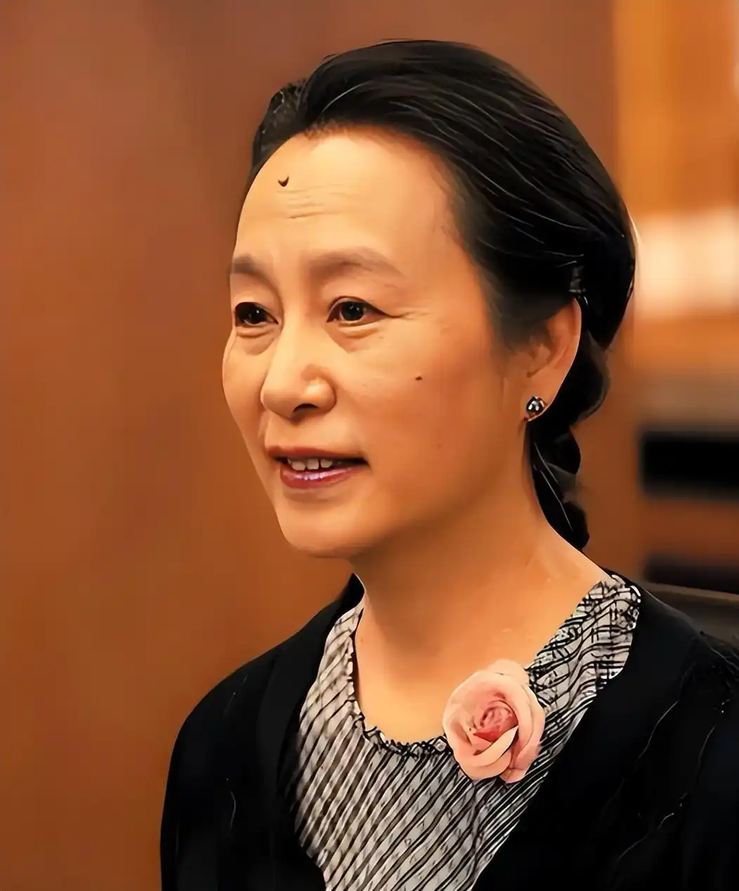 坚持不整容的女星_不参与炒作的女星_有什么没有黑料的明星吗,