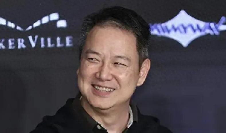蔡子健 退出娱乐圈_蔡子健 190磅减到160磅 戒掉奶茶 泡游泳池 演员财务总监 中环写字楼 十几亿资产 职场代沟 影视制作预算表 商业模型 回本周期